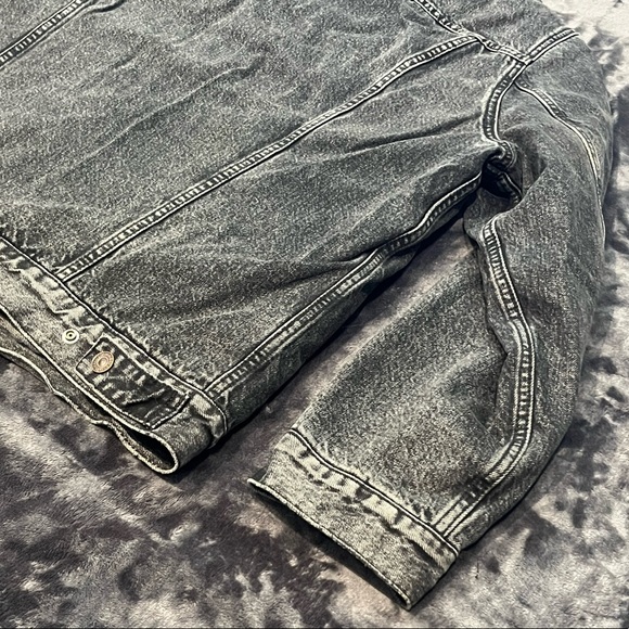 Levi’s Sherpa Denim Jacket - Picture 14 of 15